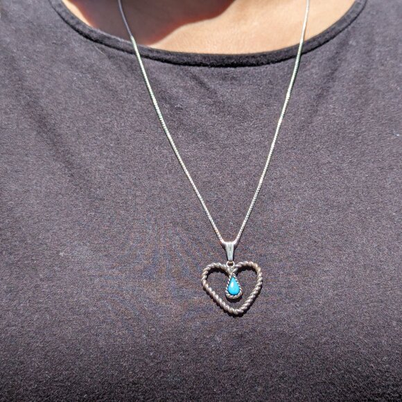 Navajo Necklace Women's Heart Pendant‎ Sterling Silver Turquoise Signed *** - Picture 1 of 11